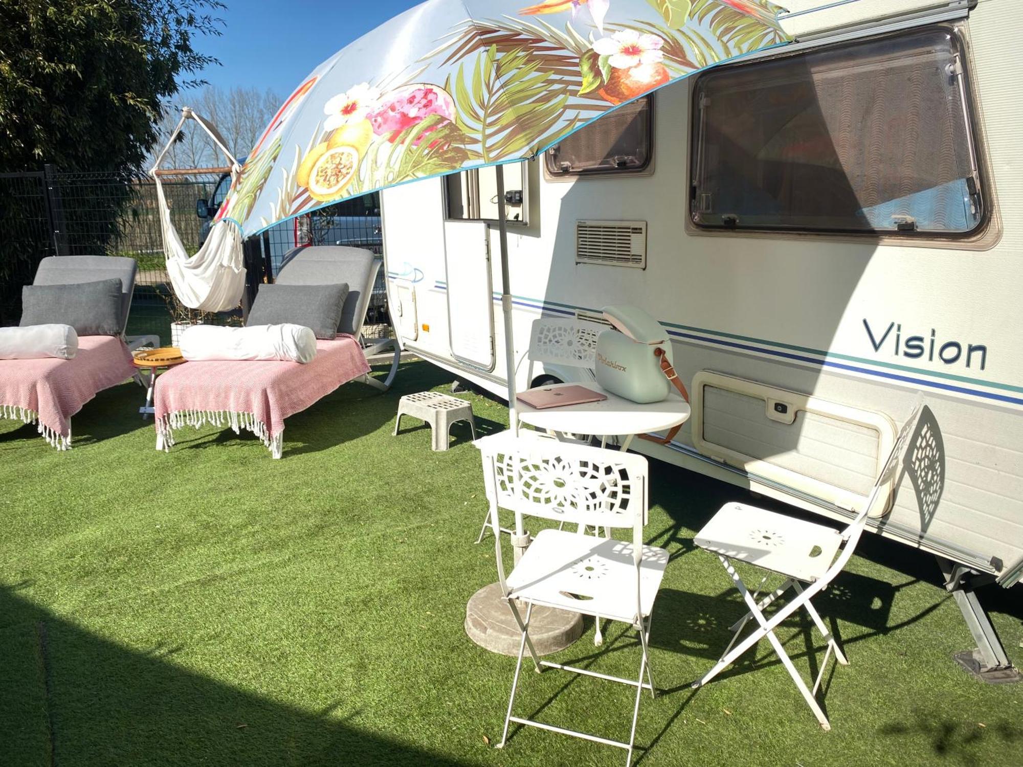 Gardencaravan Near Ghent In Green Area Exterior photo